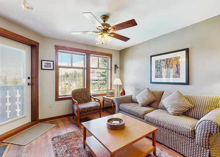 Eagle Springs East 402: Buffaloberry Suite
