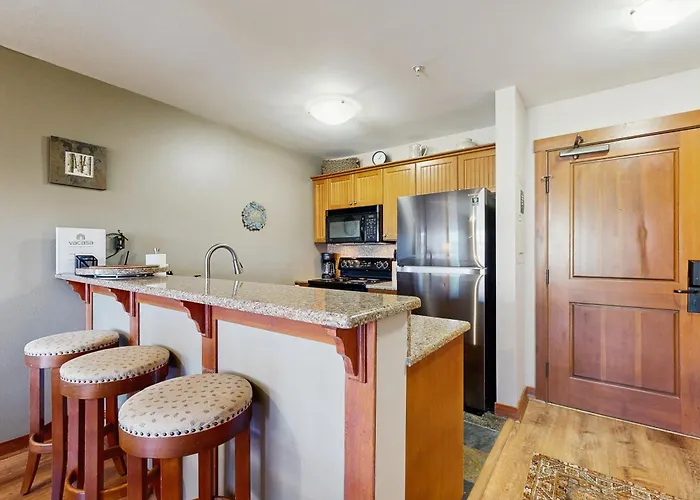 Eagle Springs East 402: Buffaloberry Suite